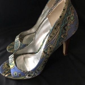 Ladie’s open-toe heels.